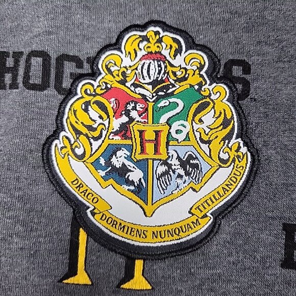 Harry Potter Hogwarts Sweatshirt XL Universal Studios Wizarding World - Picture 7 of 7